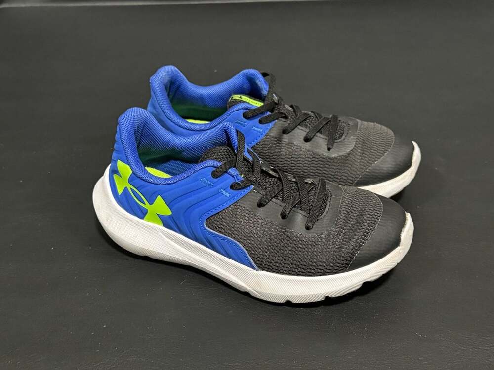Under Armour Kids' Surge 4 Sneaker Blue Black Size 1Y